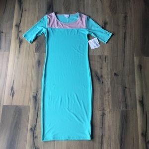 🌸 3/$20 NWT LULAROE Julia Block Dress